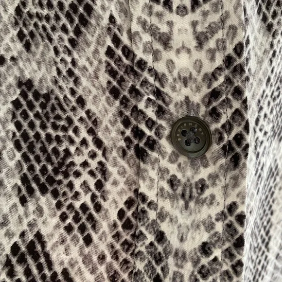 - Equipment Slim Signature Silk Shirt - Picture 5 of 7